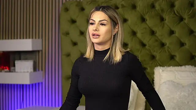 Snapshot of TiffanyMaze chatting on 29, 9, 2025 TiffanyMaze online show from 29, 9, 2025