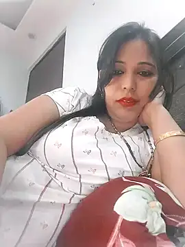 Poojabhabi101 online show from 4, 2, 2025