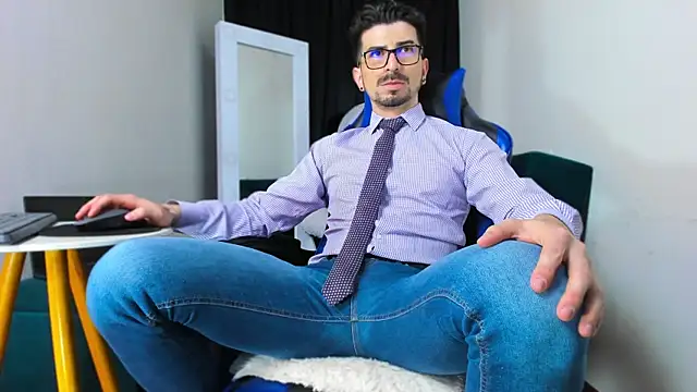 Snapshot of LiamCossio_ chatting on 11, 1, 2025 LiamCossio  online show from 11, 1, 2025