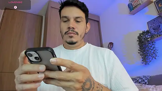 Snapshot of alejandro_stark chatting on 14, 7, 2026 alejandro stark online show from 14, 7, 2026