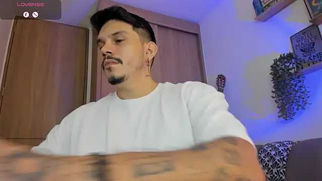 Snapshot of alejandro_stark chatting on 19, 7, 2026 alejandro stark online show from 19, 7, 2026