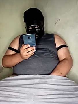 Snapshot of Kidding_Road chatting on 14, 12, 2025 Kidding Road online show from 14, 12, 2025