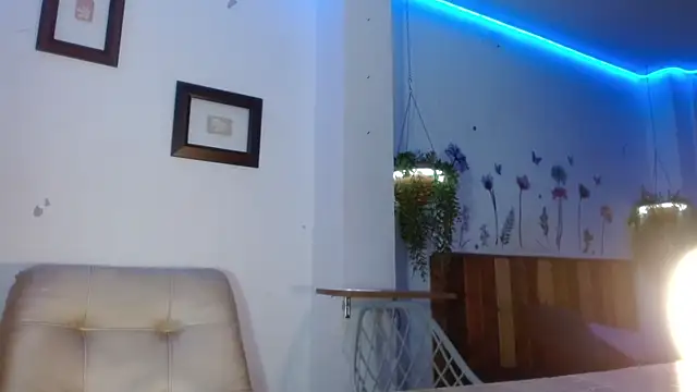 DaMikaela  online show from 4, 2, 2026