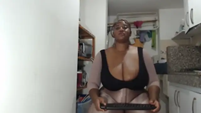 Snapshot of LiraRusso chatting on 11, 1, 2026 LiraRusso online show from 11, 1, 2026