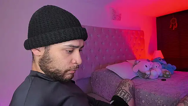 AbbyAndChris2 online show from 28, 4, 2026