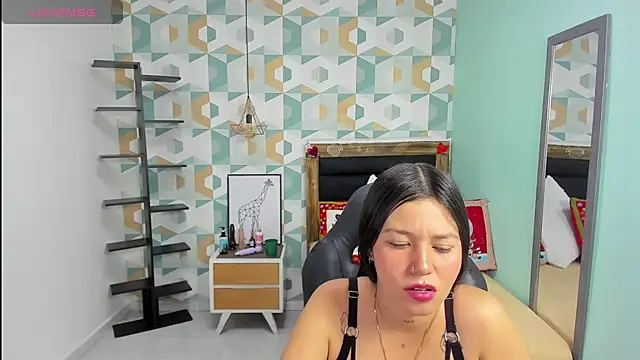 LORENADAVIES online show from 2, 12, 2025