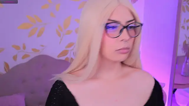 Misselektra   online show from 17, 9, 2025