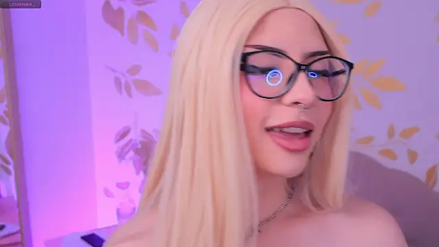 Misselektra   online show from 18, 9, 2025