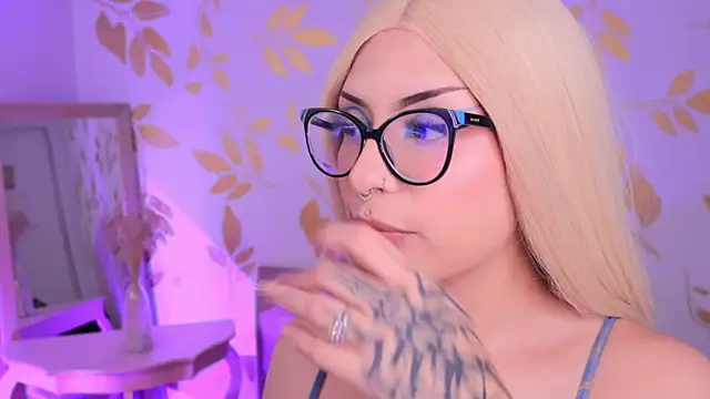 Misselektra   online show from 24, 11, 2025