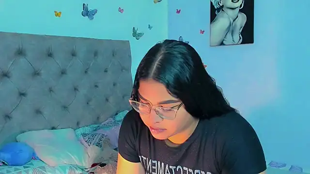 mabellfox online show from 28, 12, 2024