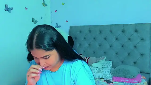 mabellfox online show from 28, 2, 2025