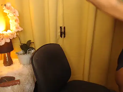 Snapshot of Victoria_Saint chatting on 20, 2, 2025 Victoria Saint online show from 20, 2, 2025