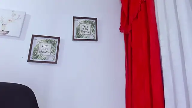 Snapshot of Victoria_Caruso chatting on 7, 12, 2024 Victoria Caruso online show from 7, 12, 2024