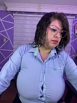 Snapshot of MiiaaJoness chatting on 27, 5, 2026 MiiaaJoness online show from 27, 5, 2026