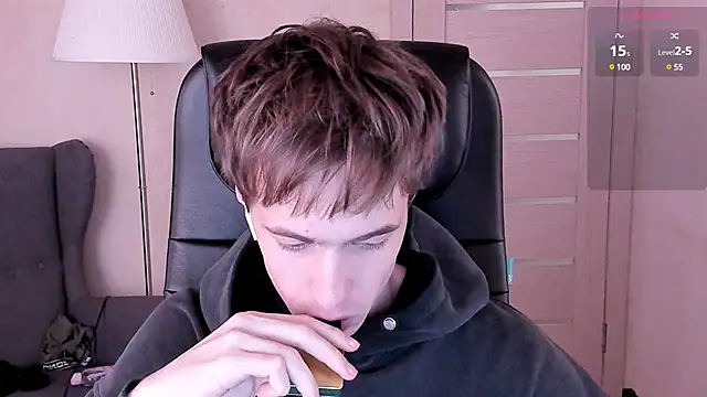 Snapshot of _tokyo_ghoul chatting on 25, 1, 2025  tokyo ghoul online show from 25, 1, 2025