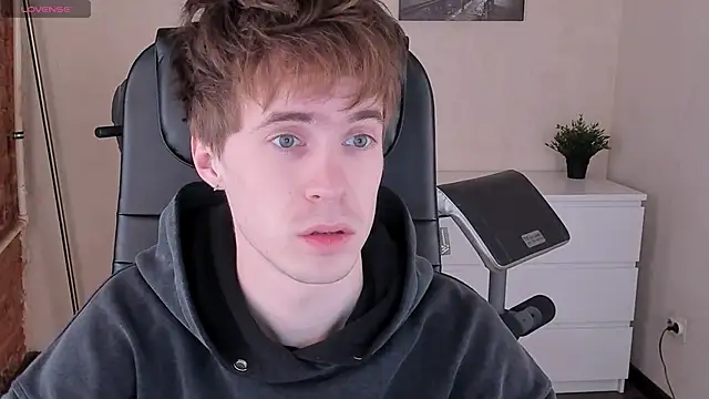 Snapshot of _tokyo_ghoul chatting on 2, 2, 2025  tokyo ghoul online show from 2, 2, 2025