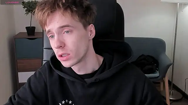 Snapshot of _tokyo_ghoul chatting on 6, 3, 2025  tokyo ghoul online show from 6, 3, 2025