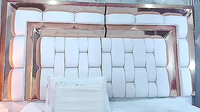 Snapshot of littlee_emilyy_ chatting on 27, 2, 2025 littlee emilyy  online show from 27, 2, 2025