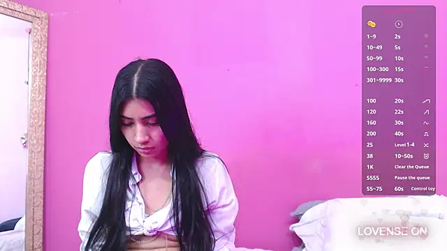 Snapshot of littlee_emilyy_ chatting on 22, 3, 2025 littlee emilyy  online show from 22, 3, 2025