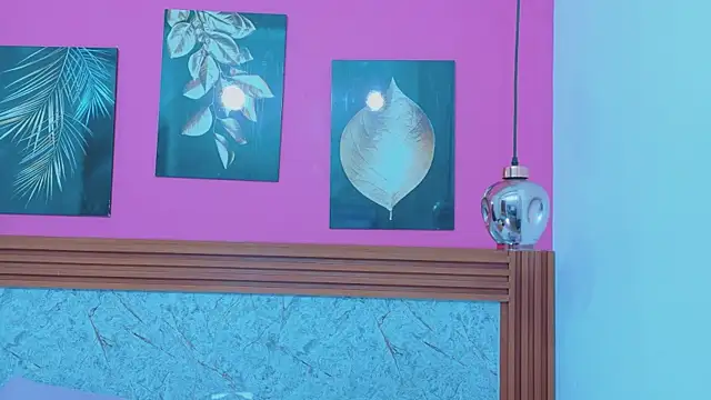 littlee emilyy  online show from 4, 4, 2026