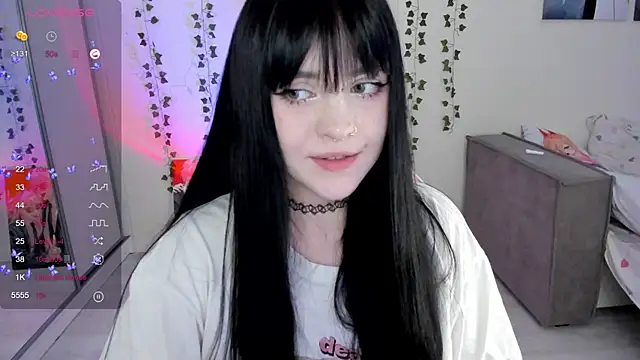 SelenaCute online show from 4, 3, 2025