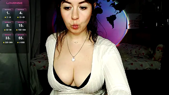 Snapshot of missgenevaonceagain_ chatting on 15, 10, 2025 missgenevaonceagain online show from 15, 10, 2025