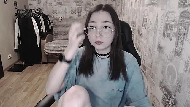 Snapshot of AmeliaKamishiro chatting on 3, 3, 2025 AmeliaKamishiro online show from 3, 3, 2025