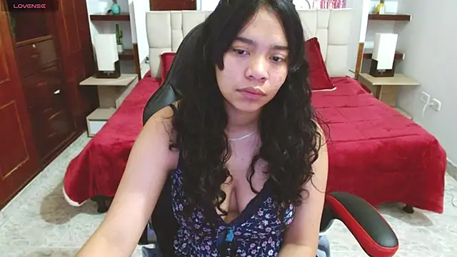 laureentt  online show from 21, 2, 2025