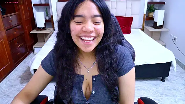 laureentt  online show from 10, 9, 2025