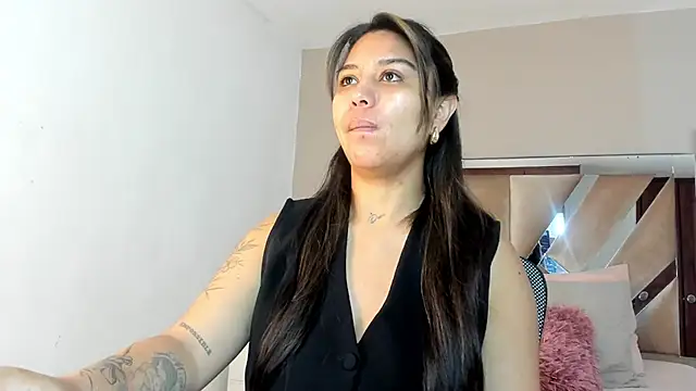 sharlott18 online show from 10, 1, 2025