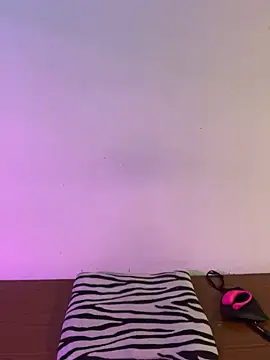 Felicia smok3 online show from 3, 2, 2026