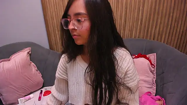 Eva Macalliter online show from 27, 12, 2024