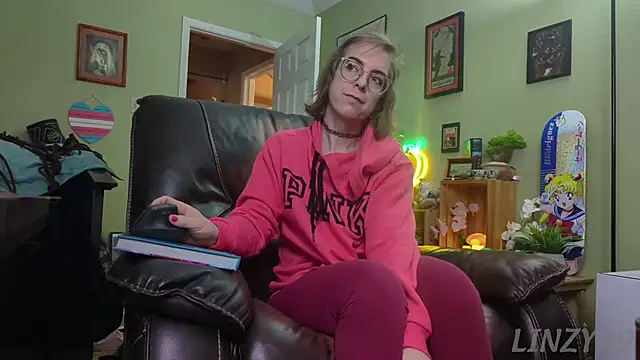 Linzy 19 online show from 17, 1, 2025