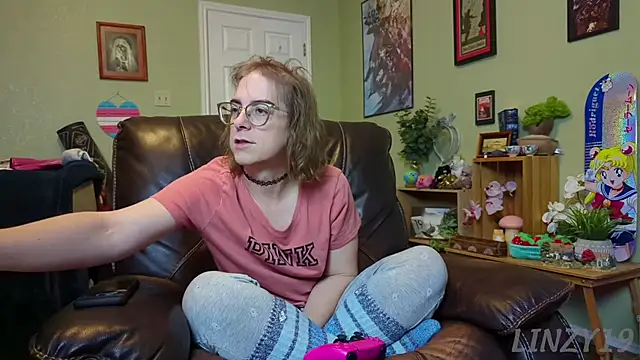 Linzy 19 online show from 25, 1, 2025