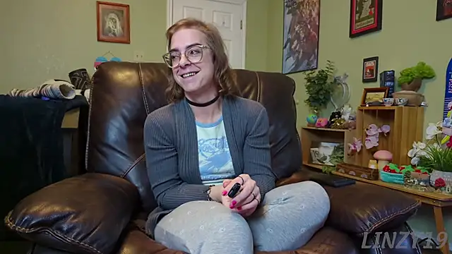 Linzy 19 online show from 30, 1, 2025