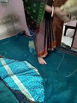 COUPLLE VILLAGE online show from 19, 11, 2025