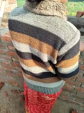 COUPLLE VILLAGE online show from 4, 2, 2026