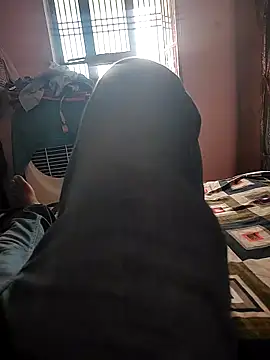 COUPLLE VILLAGE online show from 24, 4, 2026