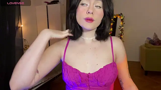 Snapshot of sunshine_lina chatting on 14, 12, 2024 sunshine lina online show from 14, 12, 2024