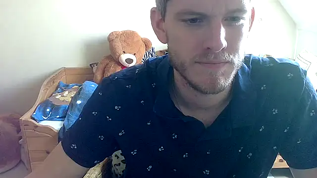 Snapshot of Love_Bert chatting on 23, 9, 2025 Love Bert online show from 23, 9, 2025