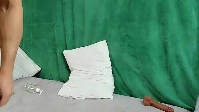 Snapshot of Georgearmwrestler chatting on 8, 1, 2025 Georgearmwrestler online show from 8, 1, 2025