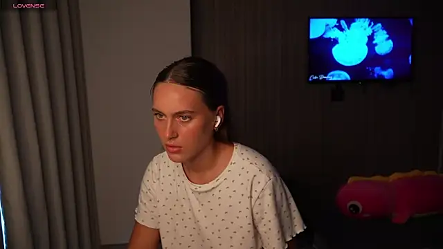 Snapshot of HarleyDeess chatting on 28, 6, 2026 HarleyDeess online show from 28, 6, 2026