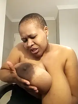 bustylisa1983 online show from 10, 9, 2025