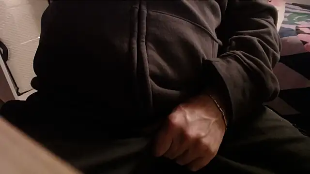 Snapshot of bloowman chatting on 17, 11, 2025 bloowman online show from 17, 11, 2025