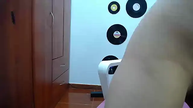 9 Fernanda 9 online show from 1, 3, 2025