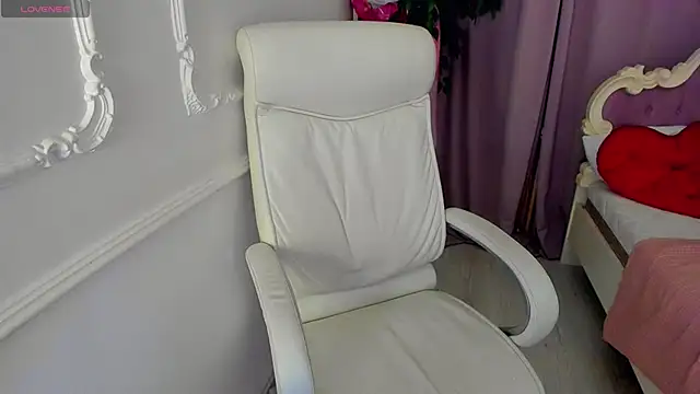 Snapshot of Lily_Marlin chatting on 29, 5, 2026 Lily Marlin online show from 29, 5, 2026