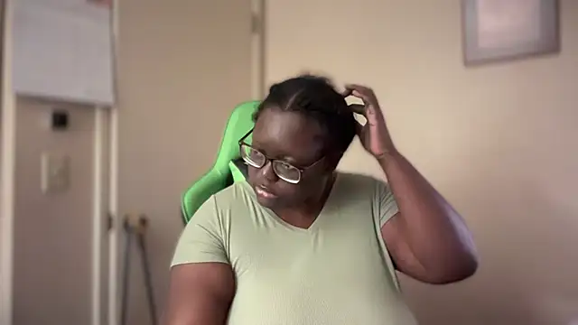 Snapshot of Yagurl__west chatting on 9, 1, 2025 Yagurl west online show from 9, 1, 2025