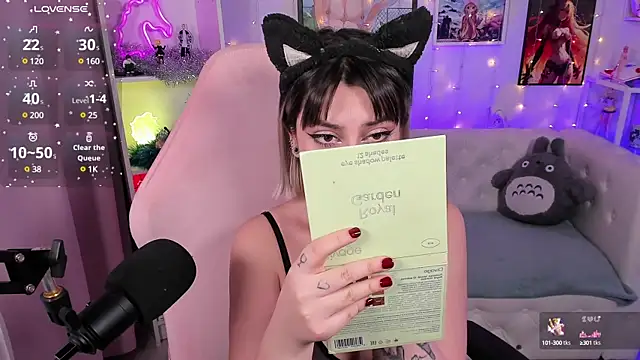 Snapshot of PennyMay chatting on 12, 1, 2025 PennyMay online show from 12, 1, 2025