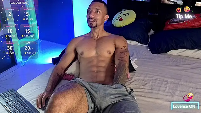 Snapshot of Manolo_Hot1 chatting on 10, 7, 2026 Manolo Hot1 online show from 10, 7, 2026
