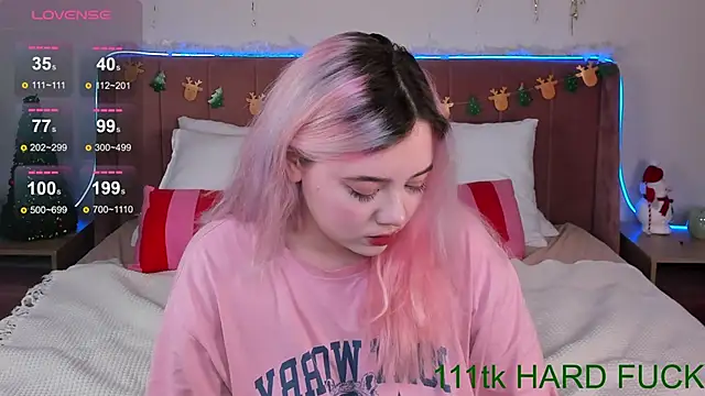 Snapshot of __KawaiiYuki__ chatting on 4, 1, 2025   KawaiiYuki   online show from 4, 1, 2025